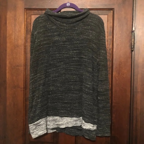 Sweater - Picture 1 of 3